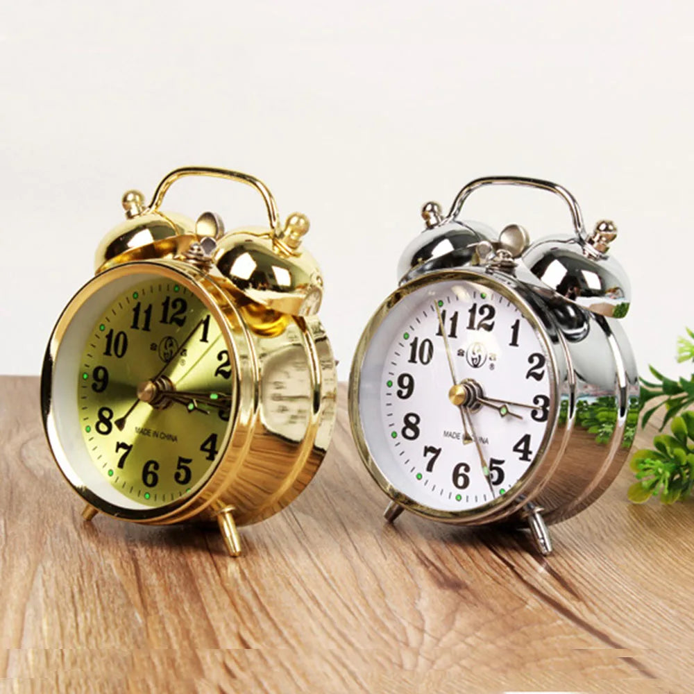 Goldener Vintage-Wecker