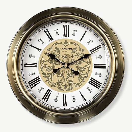 Alte barocke Wanduhr