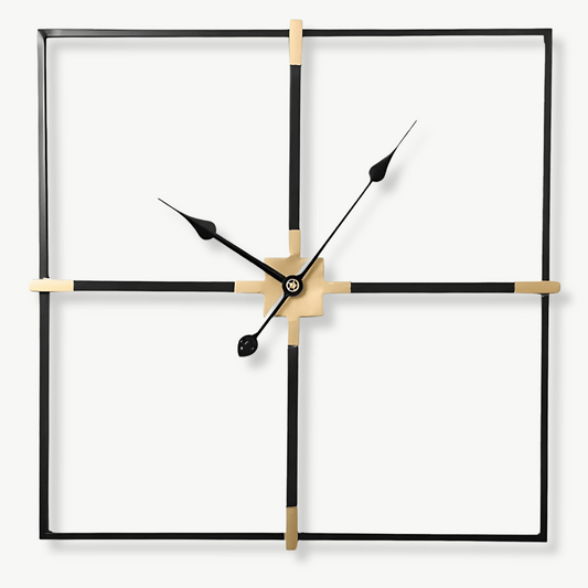 Quadratische Wanduhr im minimalistischen Design