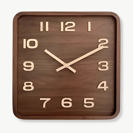 Quadratische Wanduhr aus Holz