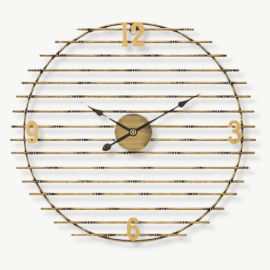 Wanduhr aus goldenem Metall