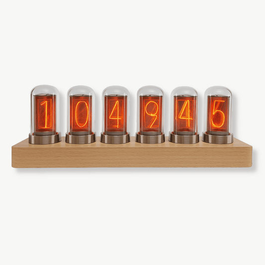 Moderne Nixie-Uhr mit Röhren