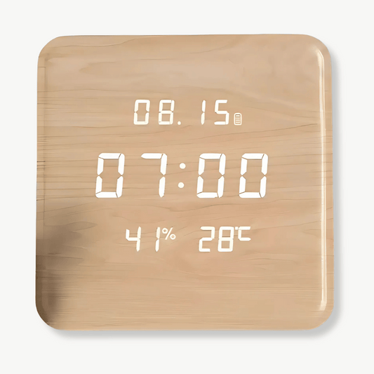 Digitale Wanduhr aus Holz
