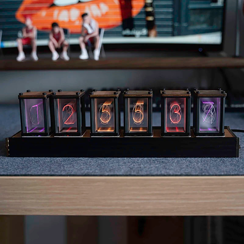 Retro-futuristische Nixie-Uhr