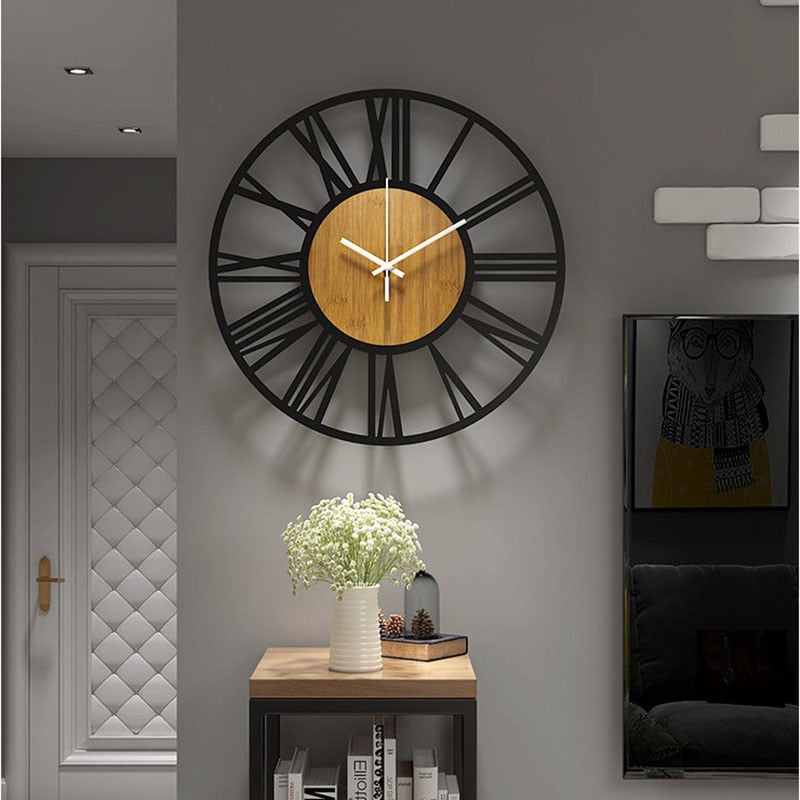 Wanduhr aus skandinavischem Holz