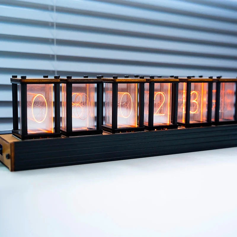 Retro-futuristische Nixie-Uhr