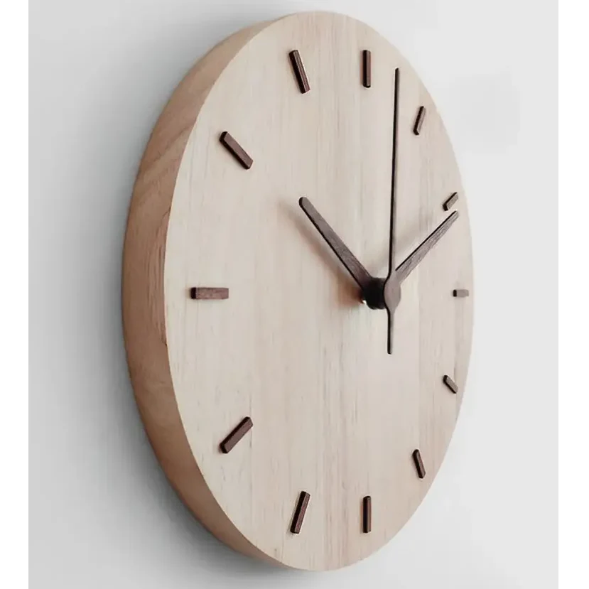 Minimalistische Wanduhr aus Holz