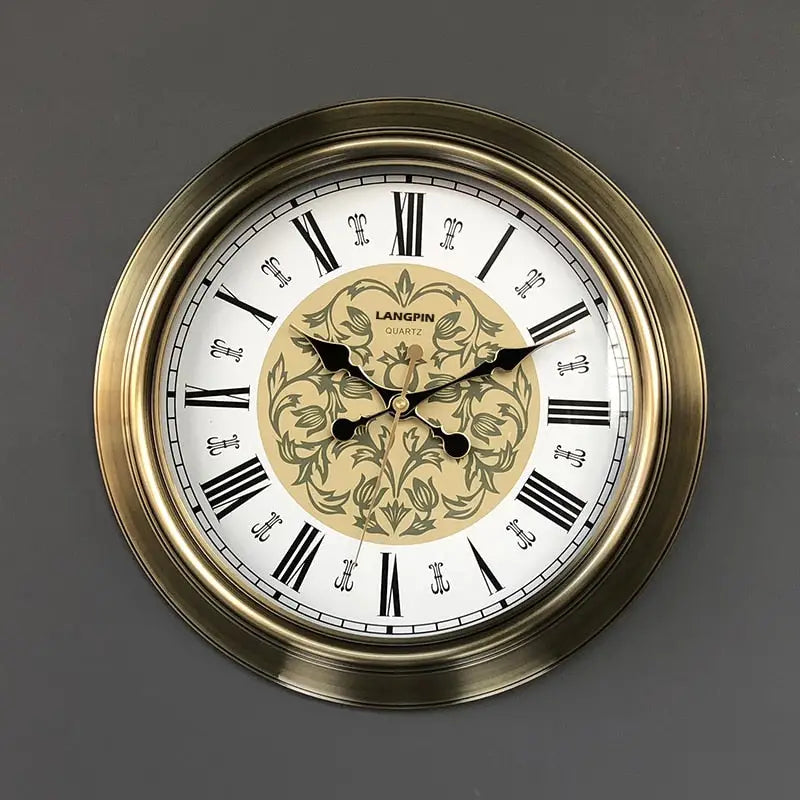 Alte barocke Wanduhr