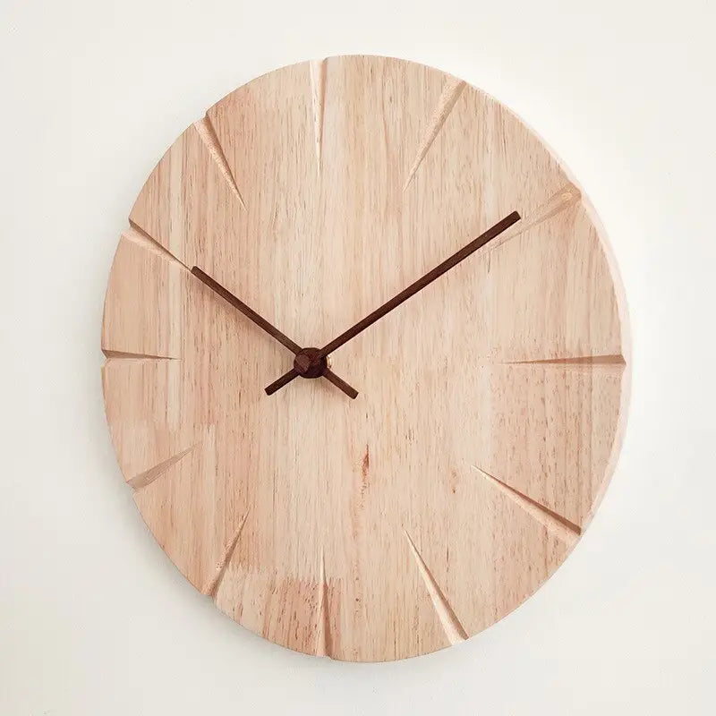 Holzwanduhr geschnitzt
