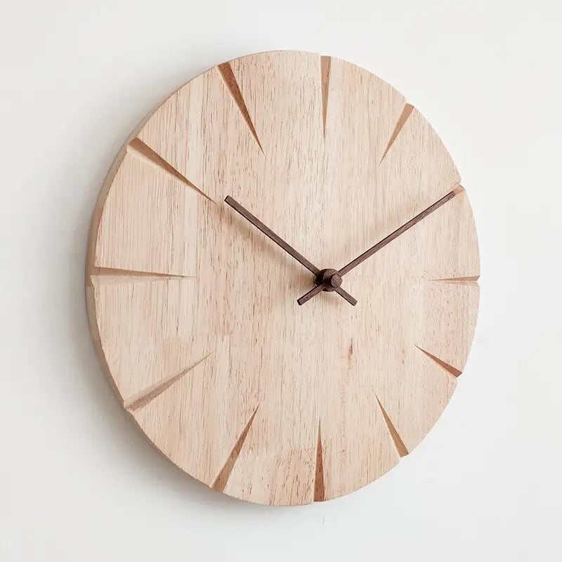 Holzwanduhr geschnitzt