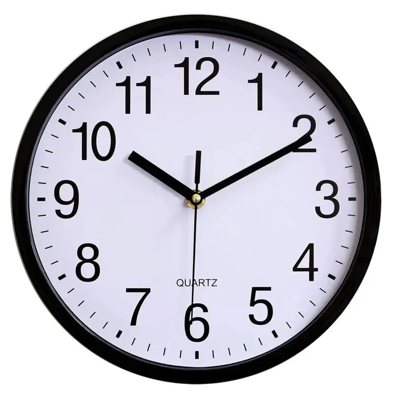 Klassische Wanduhr