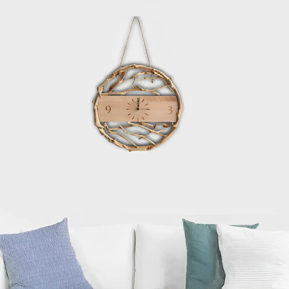 Wanduhr aus natürlichen Zweigen