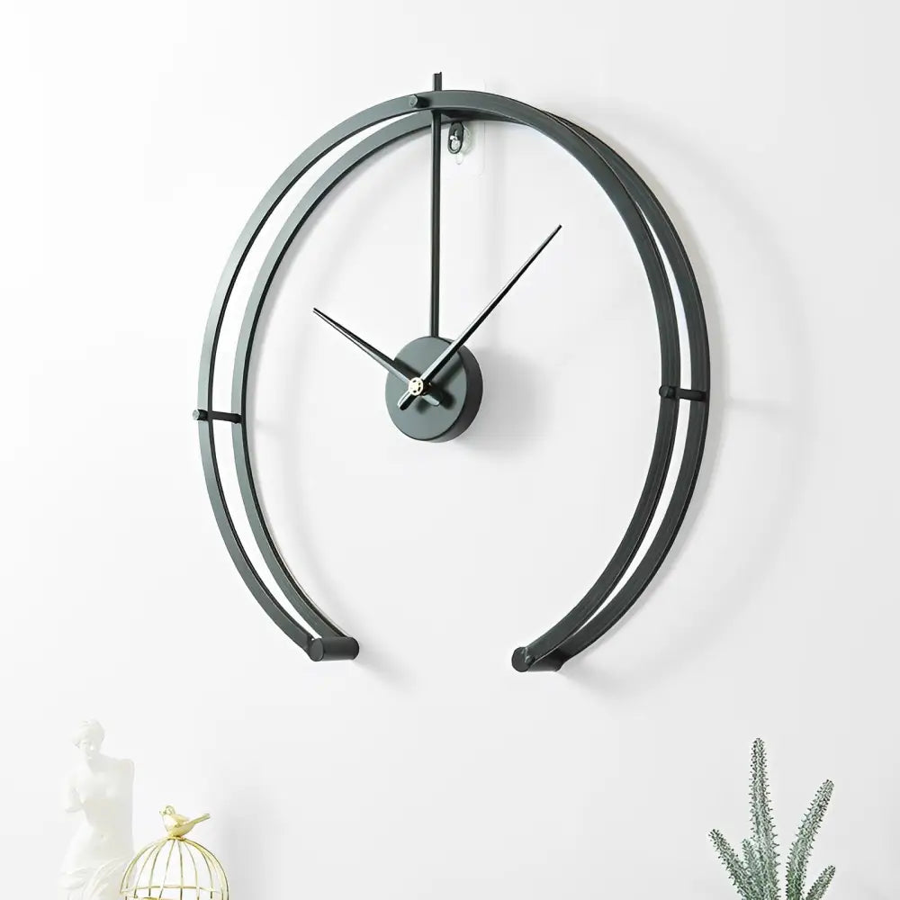 Wanduhr offener Kreis