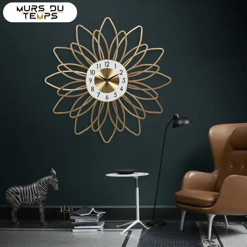 Wanduhr Goldene Blume Design