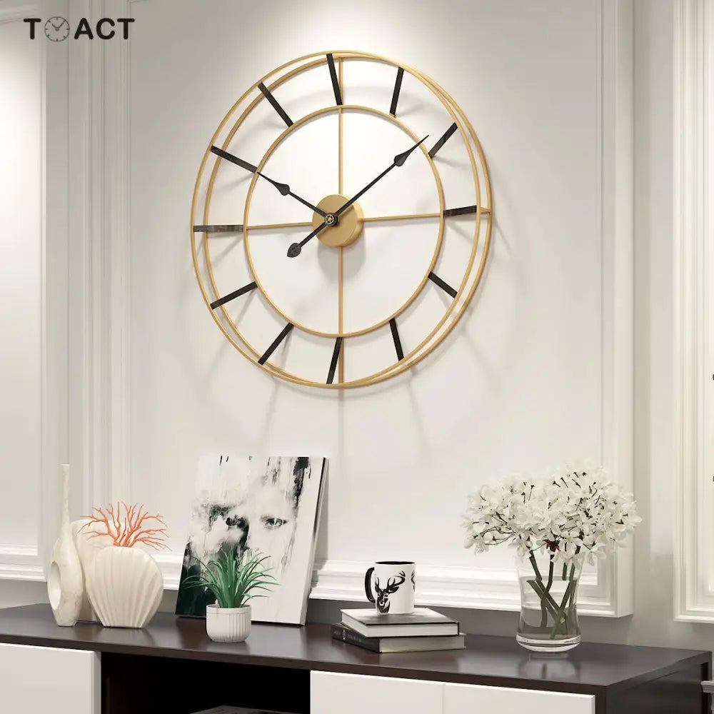 Minimalistisches Design Goldene Wanduhr