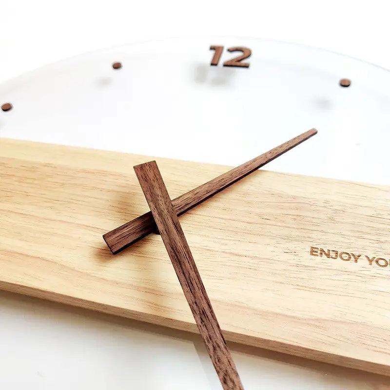 Wanduhr aus Holz und Acryl