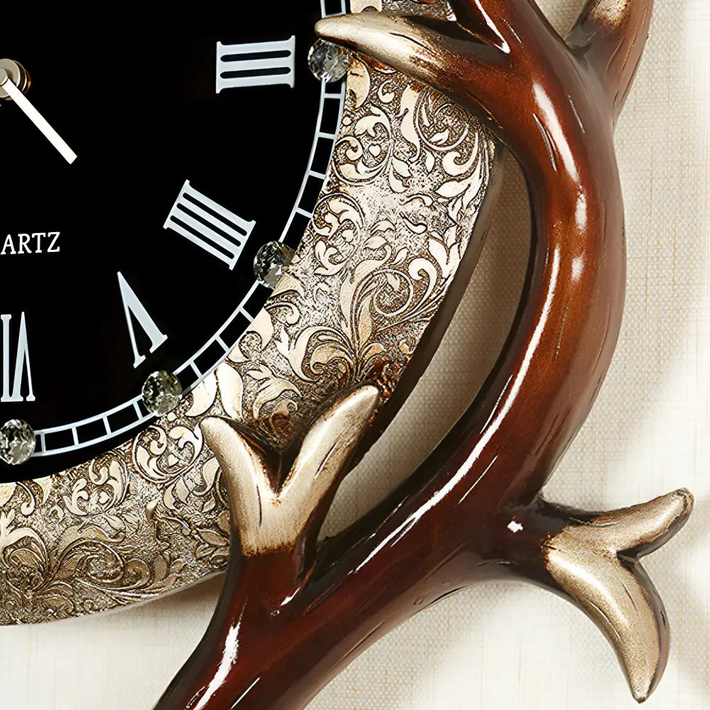 Wanduhr mit Hirschmotiv