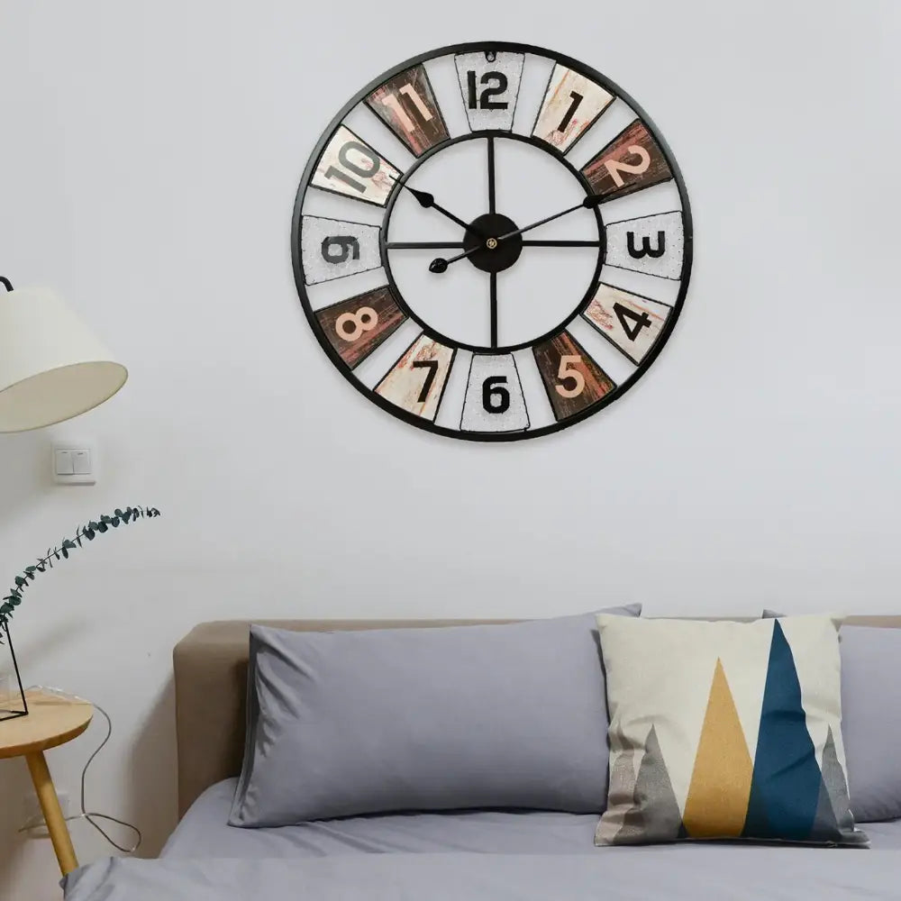 Bunte Industrielle Wanduhr