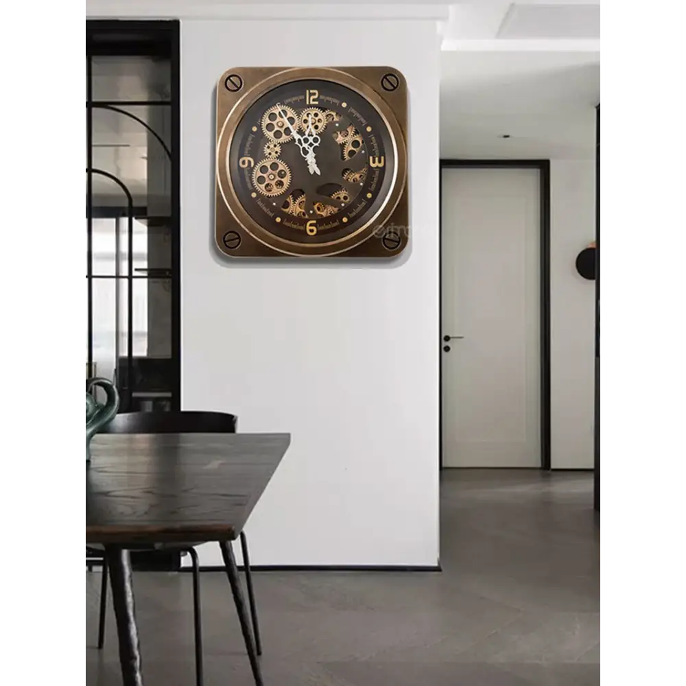 Uhr im europäischen Stil