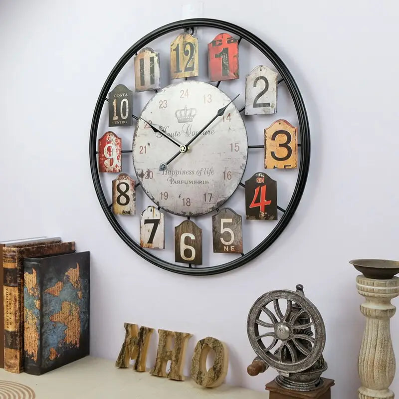 Wanduhr Vintage Parfümerie