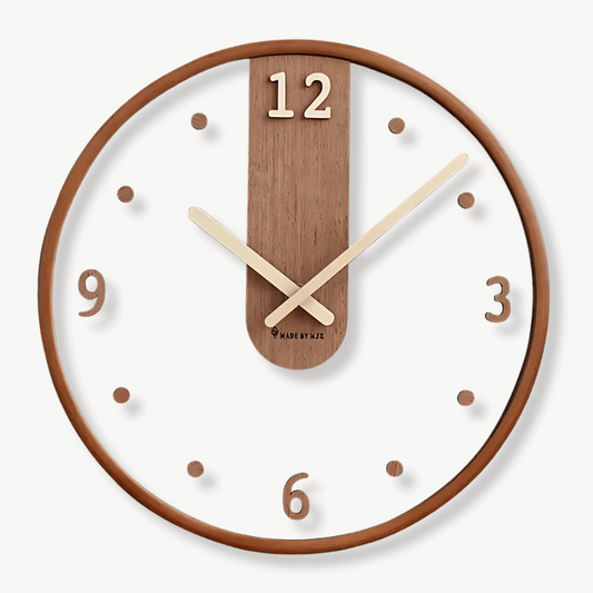Originelle Wanduhr aus Holz