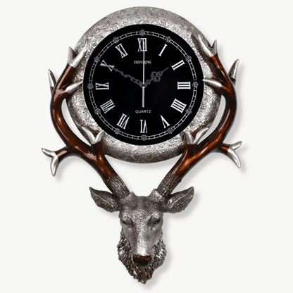 Wanduhr mit Hirschmotiv