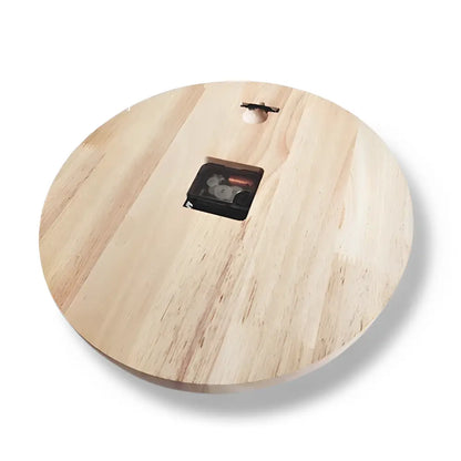 Minimalistische Wanduhr aus Holz