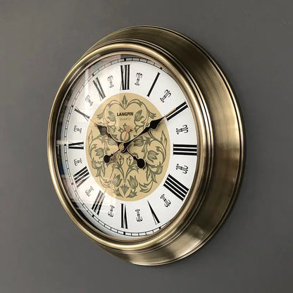 Alte barocke Wanduhr