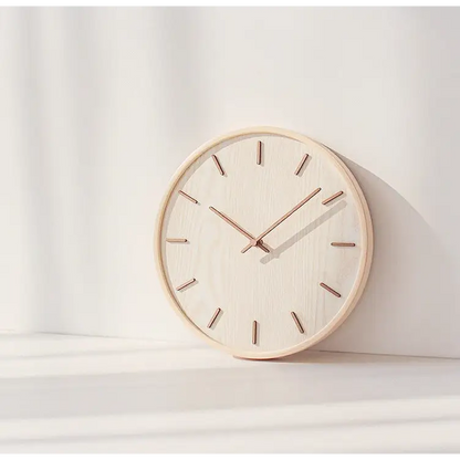 Wanduhr aus natürlichem Holz