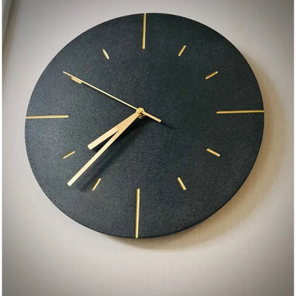 Wanduhr in Zementoptik