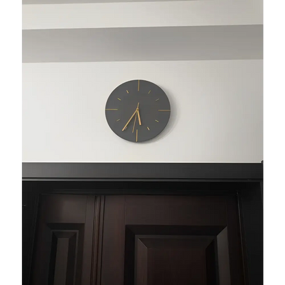 Wanduhr in Zementoptik