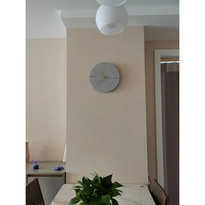 Wanduhr in Zementoptik